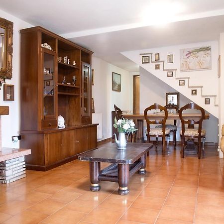 Casa Flora Apartment Porto Ceresio Exterior photo